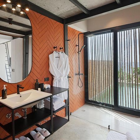 Eolia Sustainable Design Hotel Манта Екстериор снимка