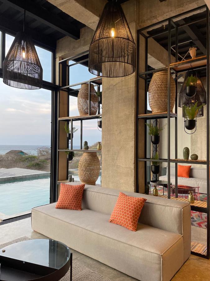 Eolia Sustainable Design Hotel Манта Екстериор снимка