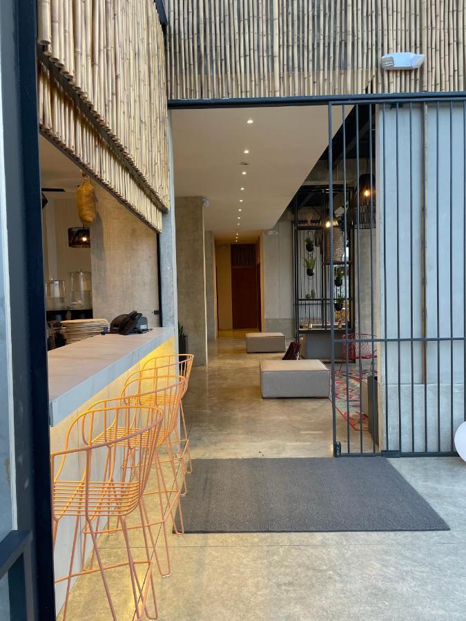 Eolia Sustainable Design Hotel Манта Екстериор снимка