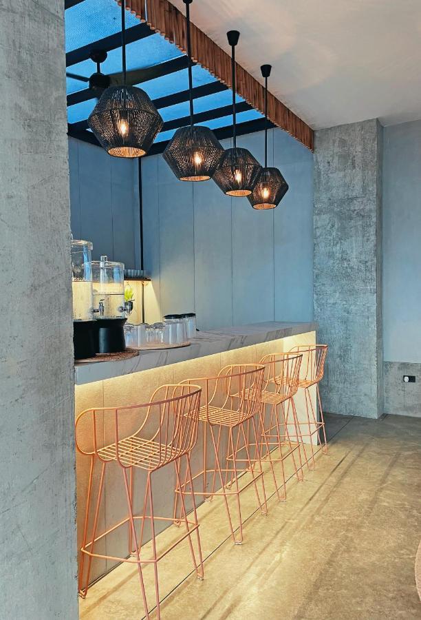 Eolia Sustainable Design Hotel Манта Екстериор снимка
