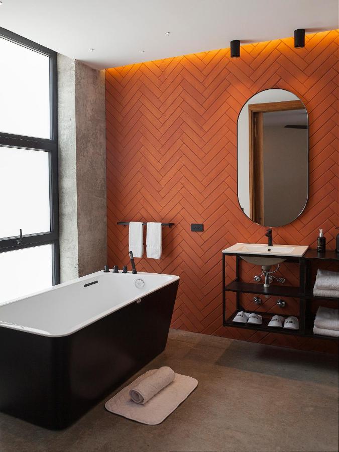 Eolia Sustainable Design Hotel Манта Екстериор снимка