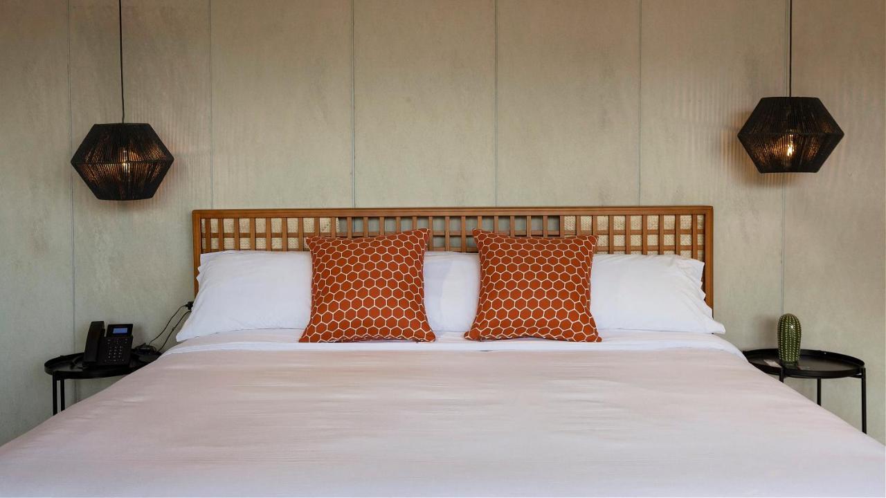 Eolia Sustainable Design Hotel Манта Екстериор снимка