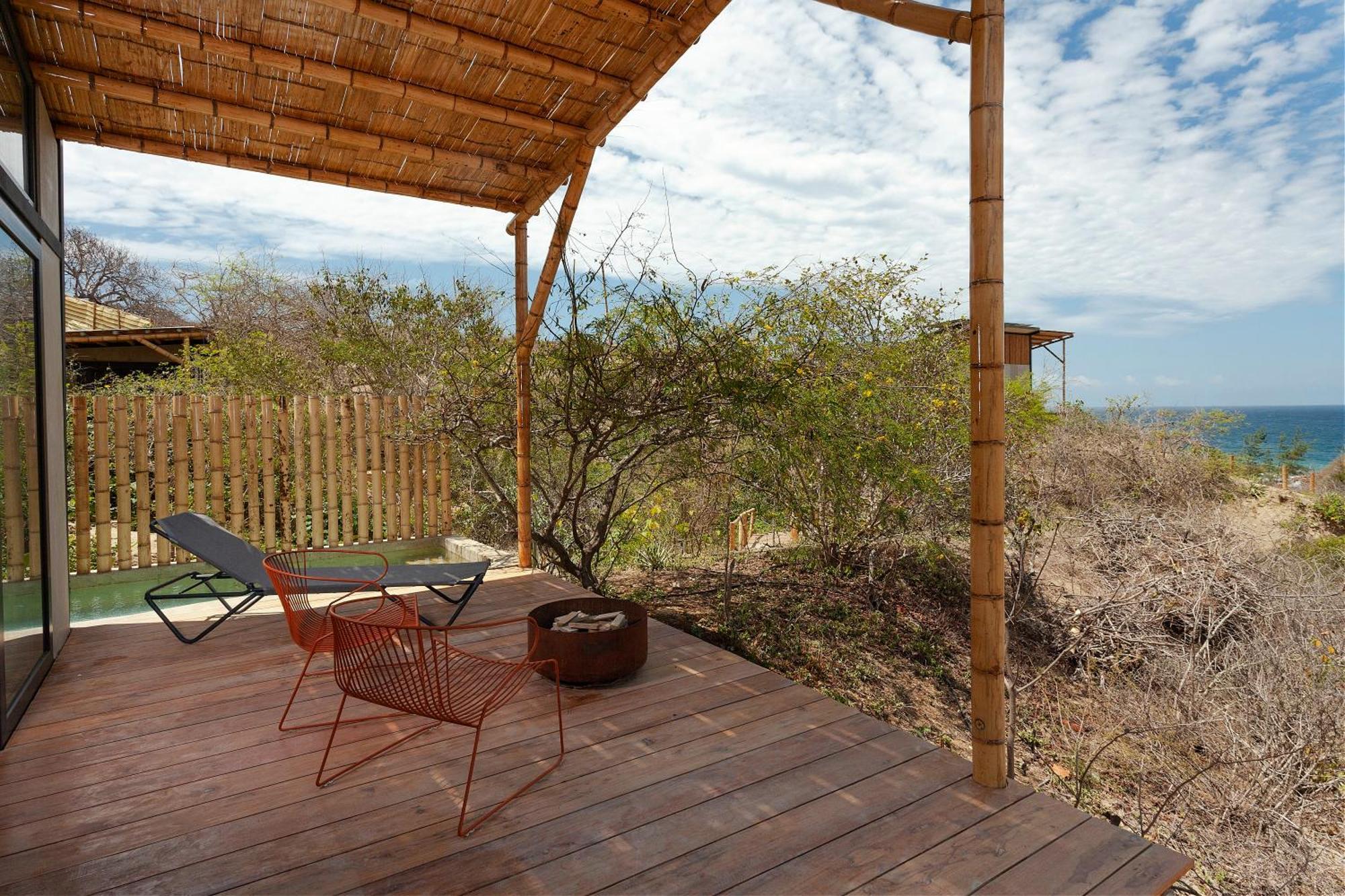 Eolia Sustainable Design Hotel Манта Екстериор снимка